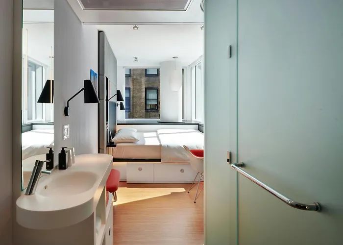 Hotel Citizenm Downtown 4*