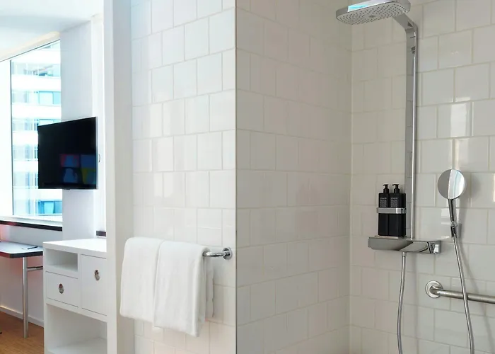 Hotel Citizenm Downtown 4*